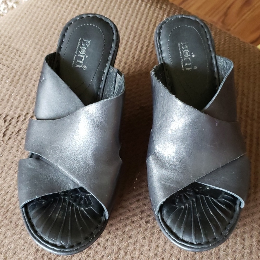 Born black wedges